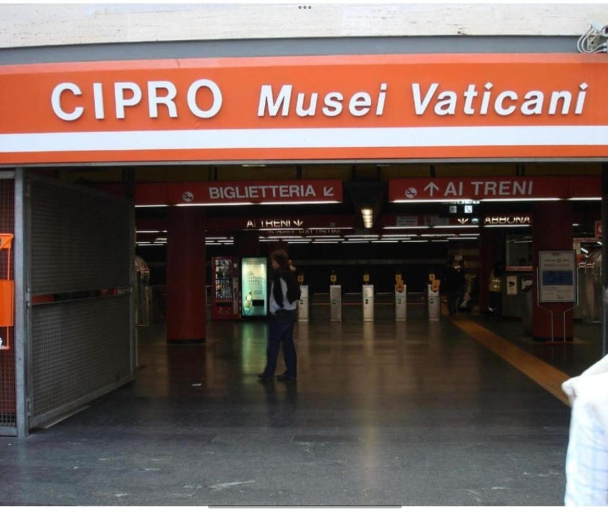 House 5 Minutes Walk From Vatican Museums